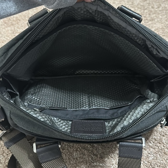 TUMI - Picture 6 of 10